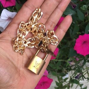 301 Louis Vuitton lock and key
